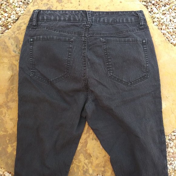 Kim Kardashian Curvy Skinny Black Jeans 8 - Picture 7 of 8